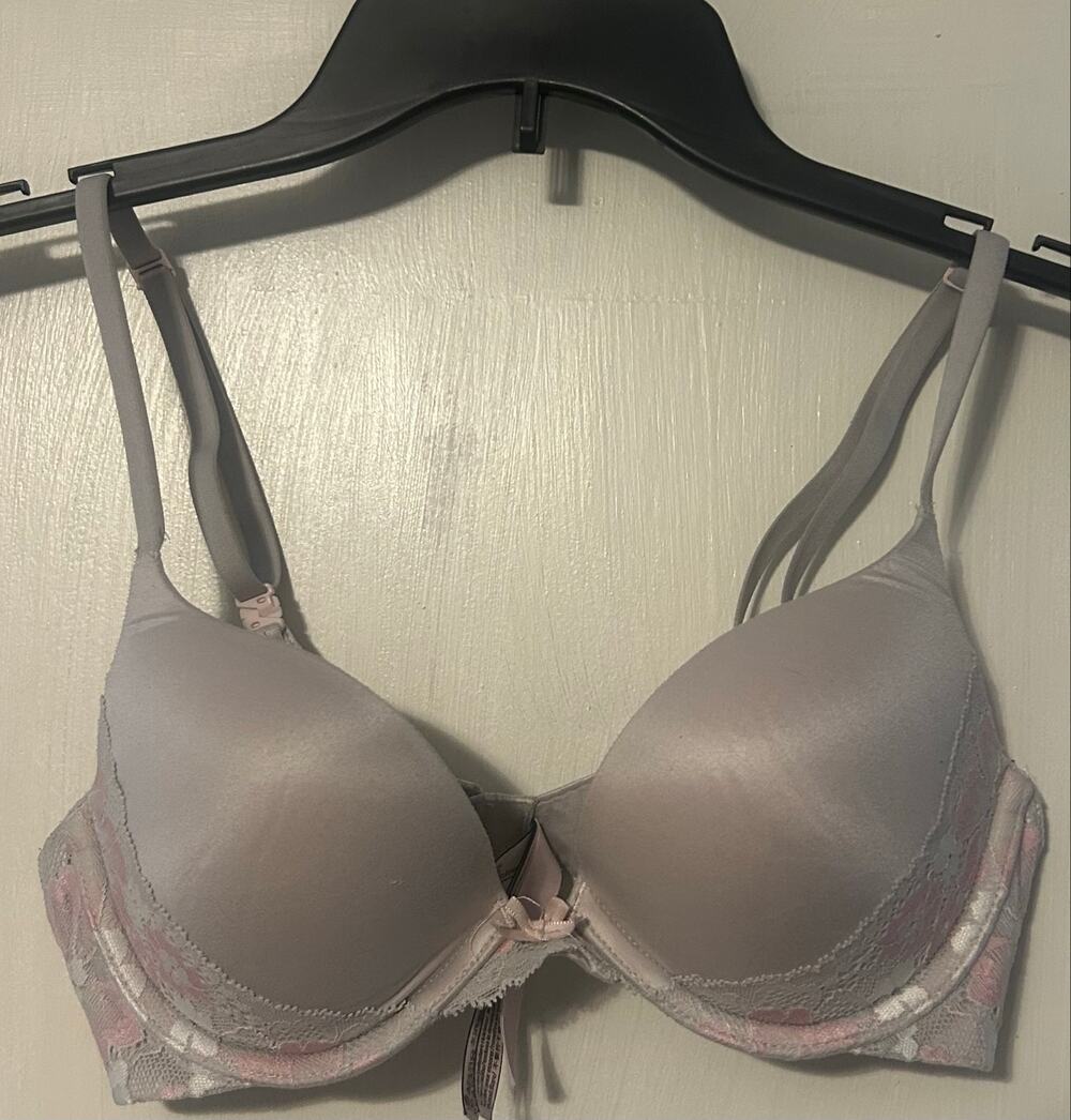 Victoria’s Secret Body by Victoria Push Up Bra Lace Sexy size 34b